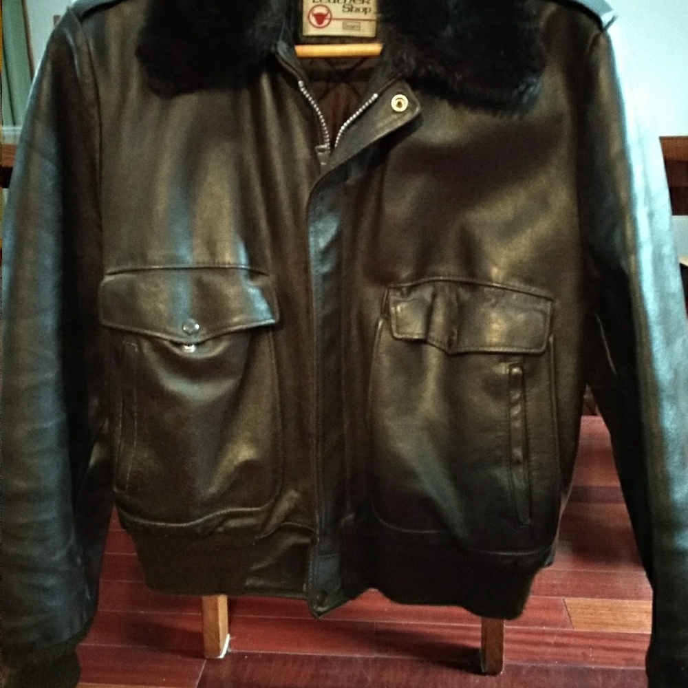 Vintage mens leather bomer jacket ~ 44m